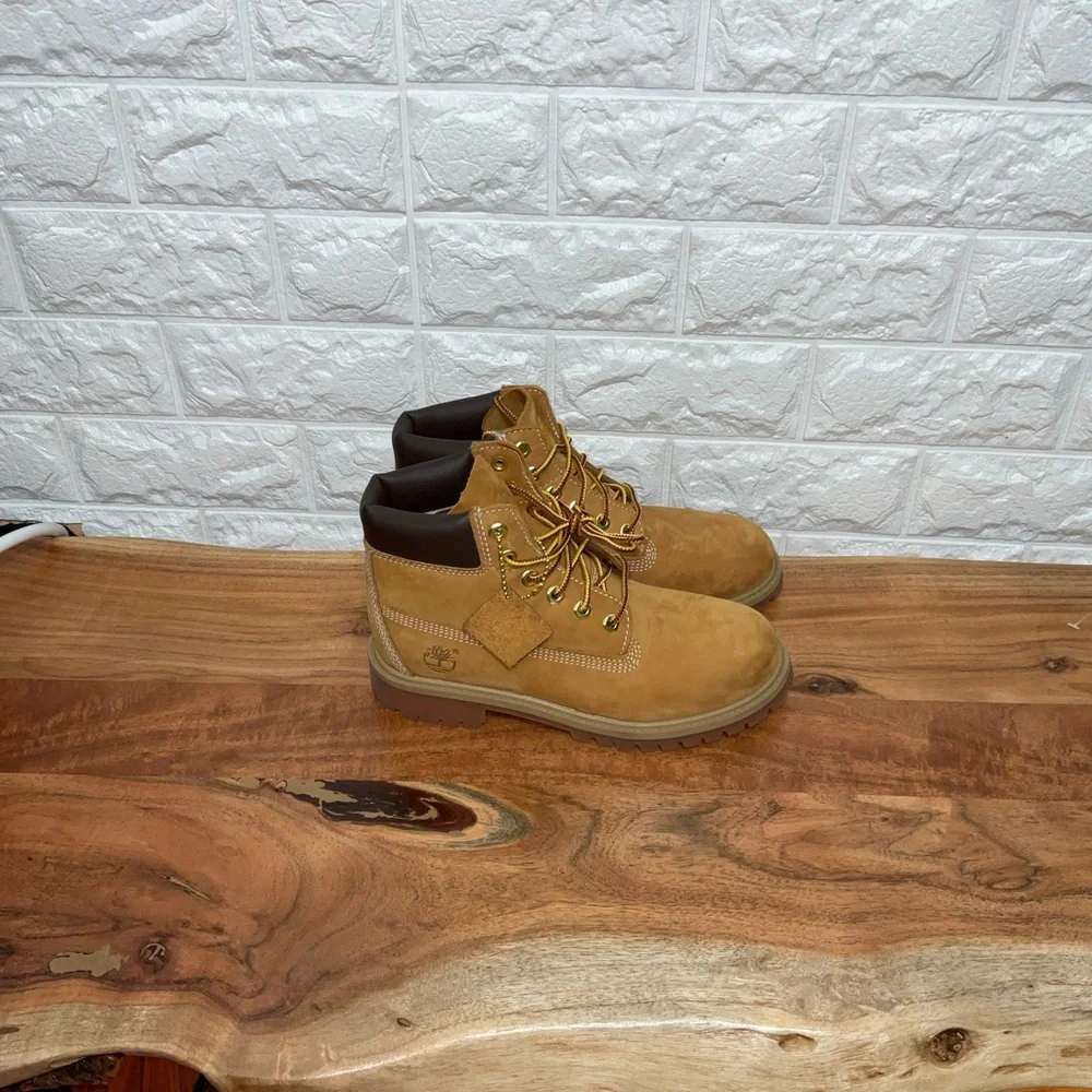 Timberland Boys 6” Premium Waterproof Nubuck Boots‎ Wheat Tan Size 3.5 Youth